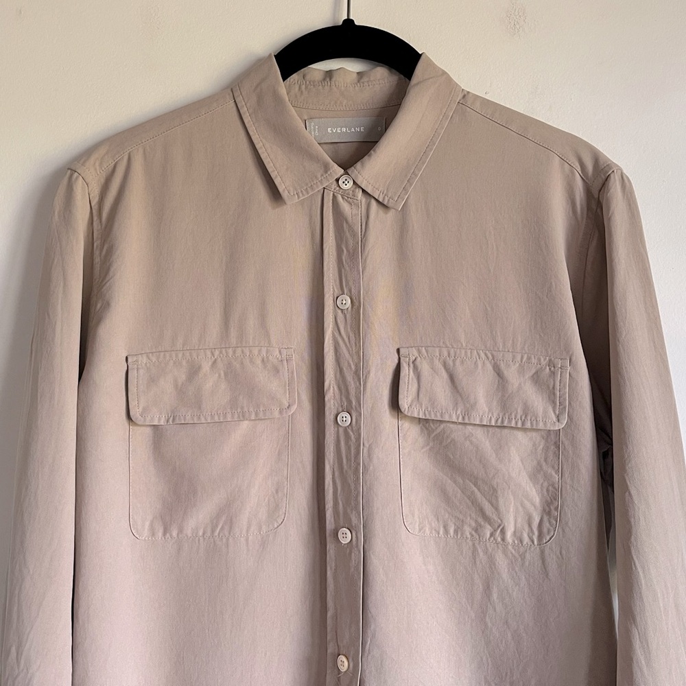 Everlane The Utility Shirt in Washable Silk ‘Burnt Sugar’ Brown Size 0 $150 - Picture 4 of 15